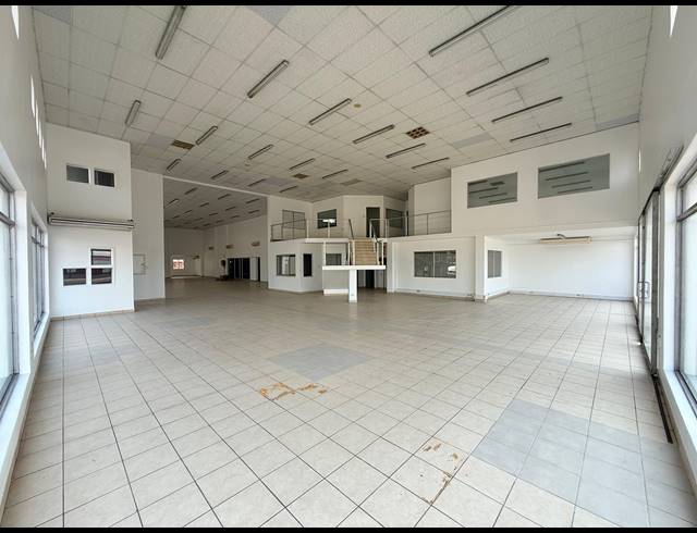 791M² SHOWROOM TO LET IN ALTON